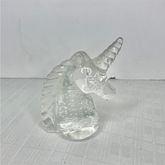 Glass unicorn heavy duty paperweight - Picture 5 of 5